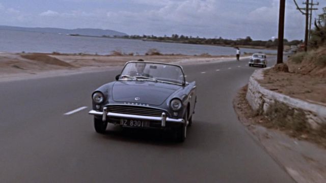 James Bond au volant d'un Sunbeam Alpine